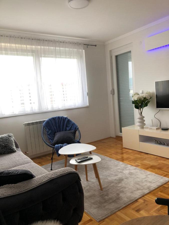Apartman Ml Lukavica Exterior photo